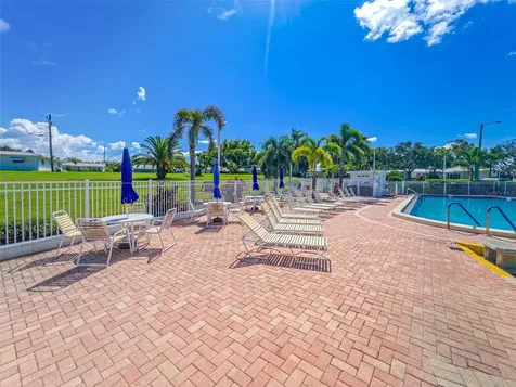 9262 140th Lane Seminole FL 33776