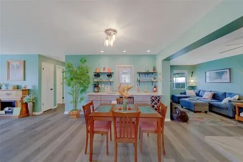 9262 140th Lane Seminole FL 33776