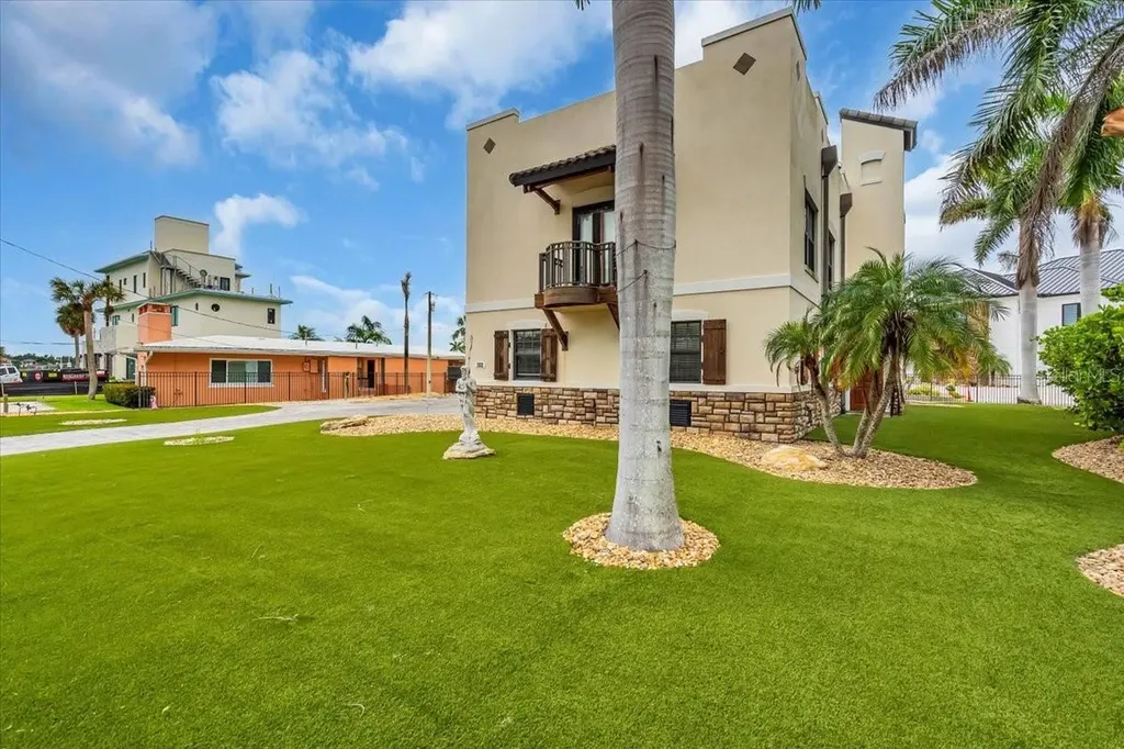 302 Colonia Lane W Nokomis FL 34275