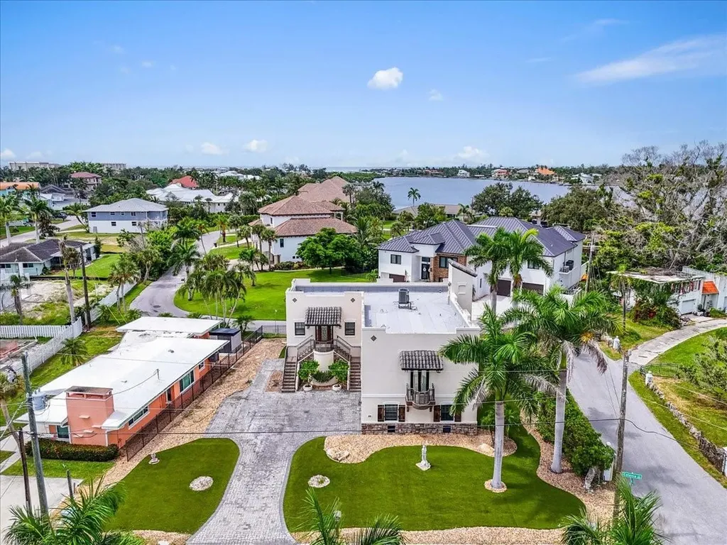302 Colonia Lane W Nokomis FL 34275