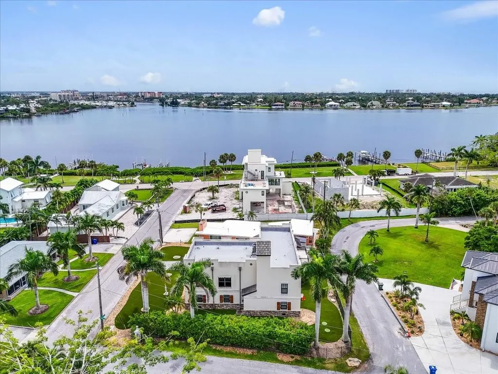 302 Colonia Lane W Nokomis FL 34275