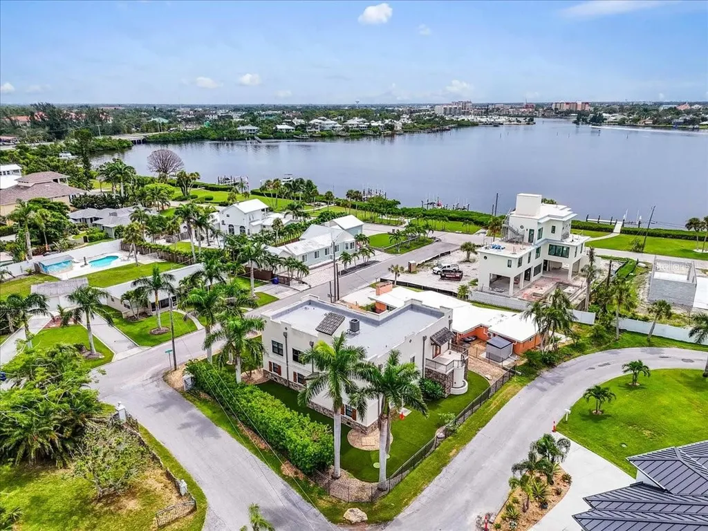 302 Colonia Lane W Nokomis FL 34275