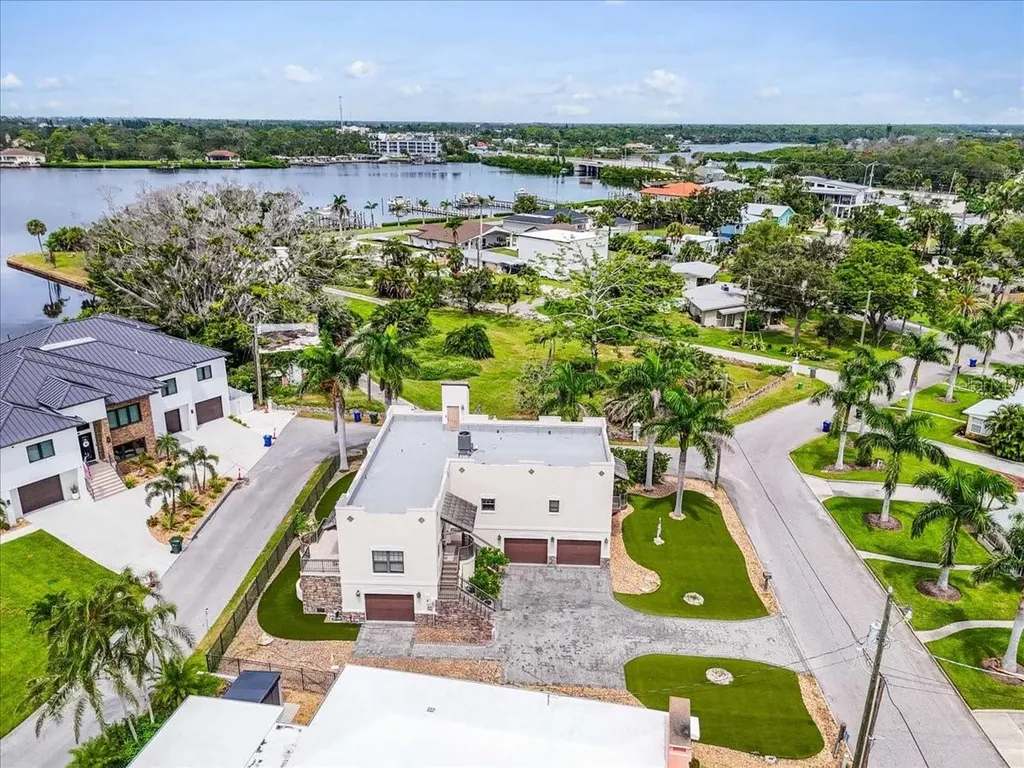 302 Colonia Lane W Nokomis FL 34275