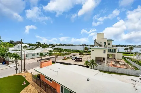 302 Colonia Lane W Nokomis FL 34275
