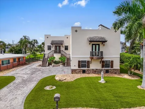 302 Colonia Lane W Nokomis FL 34275