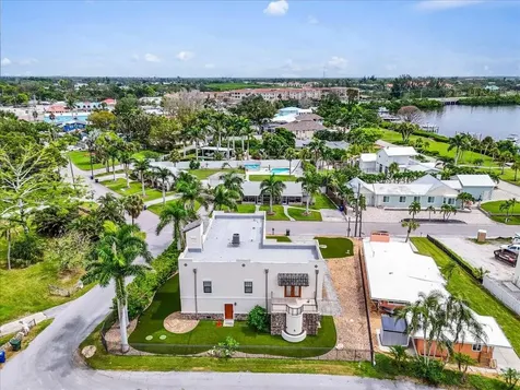 302 Colonia Lane W Nokomis FL 34275