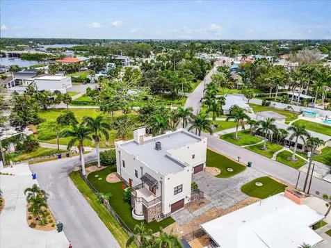 302 Colonia Lane W Nokomis FL 34275
