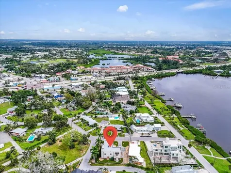 302 Colonia Lane W Nokomis FL 34275