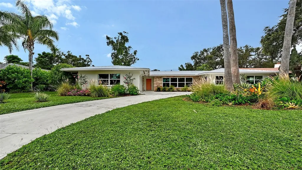 2516 Tanglewood Drive Sarasota FL 34239