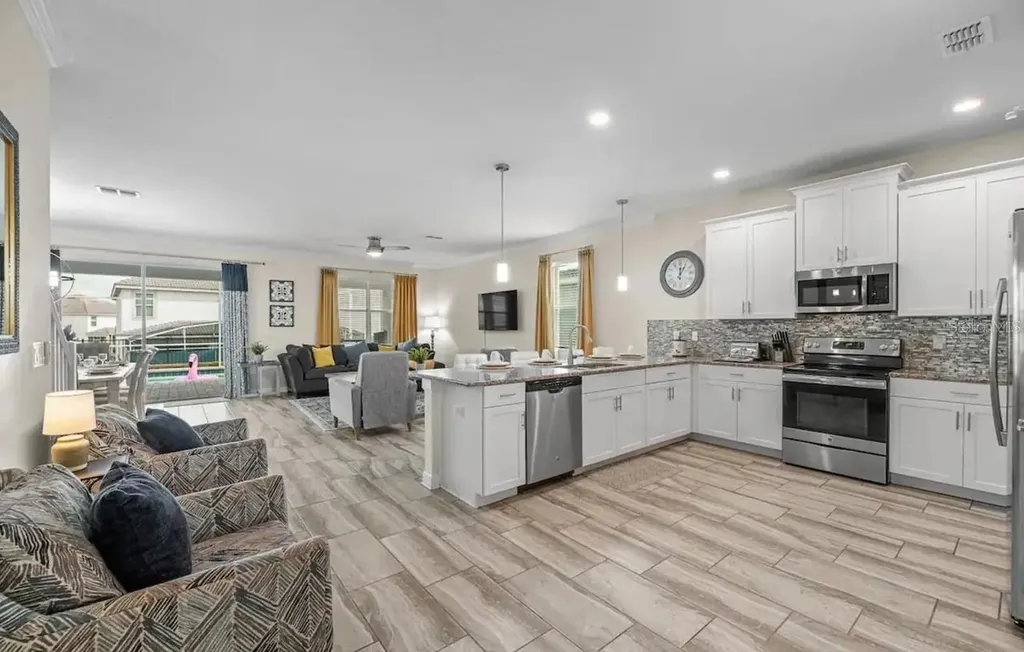 1537 Mulligan Boulevard Davenport FL 33896