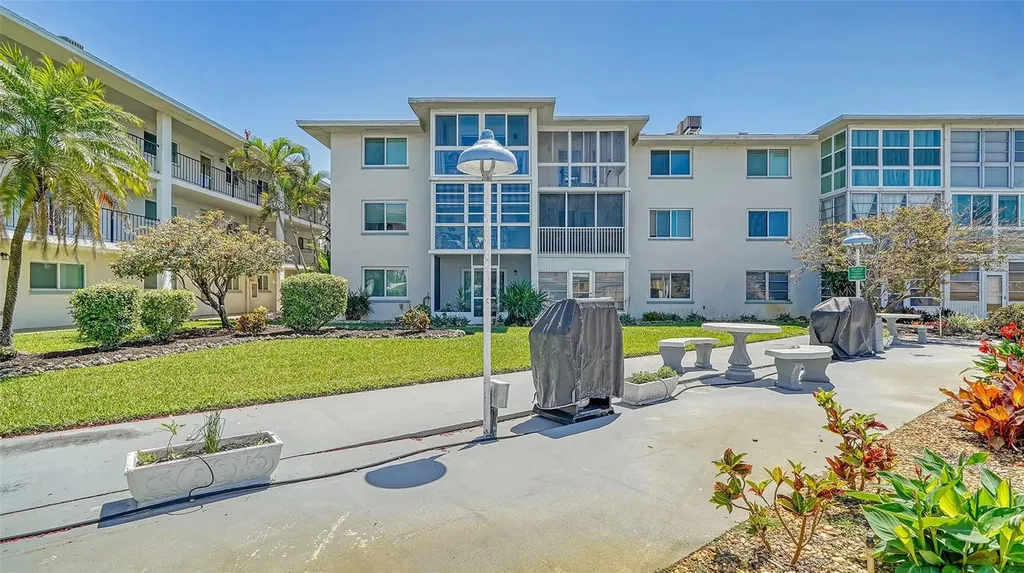 708 Tamiami Trail S Venice FL 34285