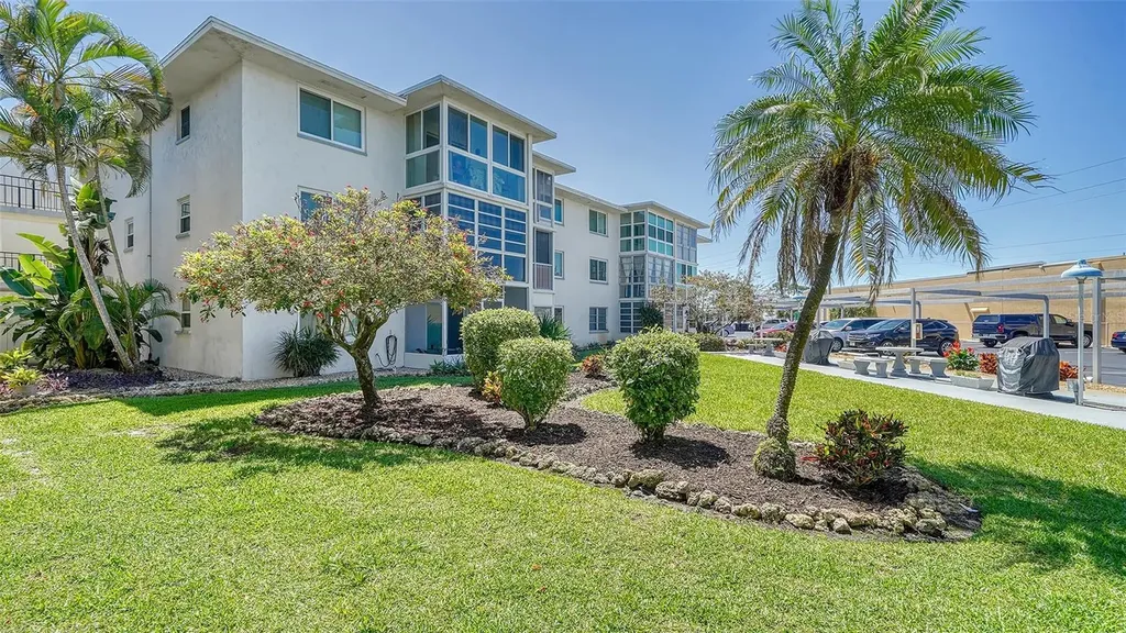 708 Tamiami Trail S Venice FL 34285