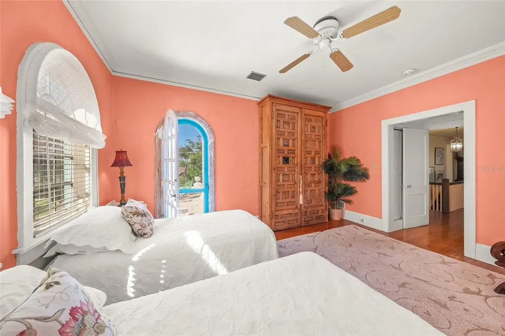 2830 Bay Shore Circle Sarasota FL 34234
