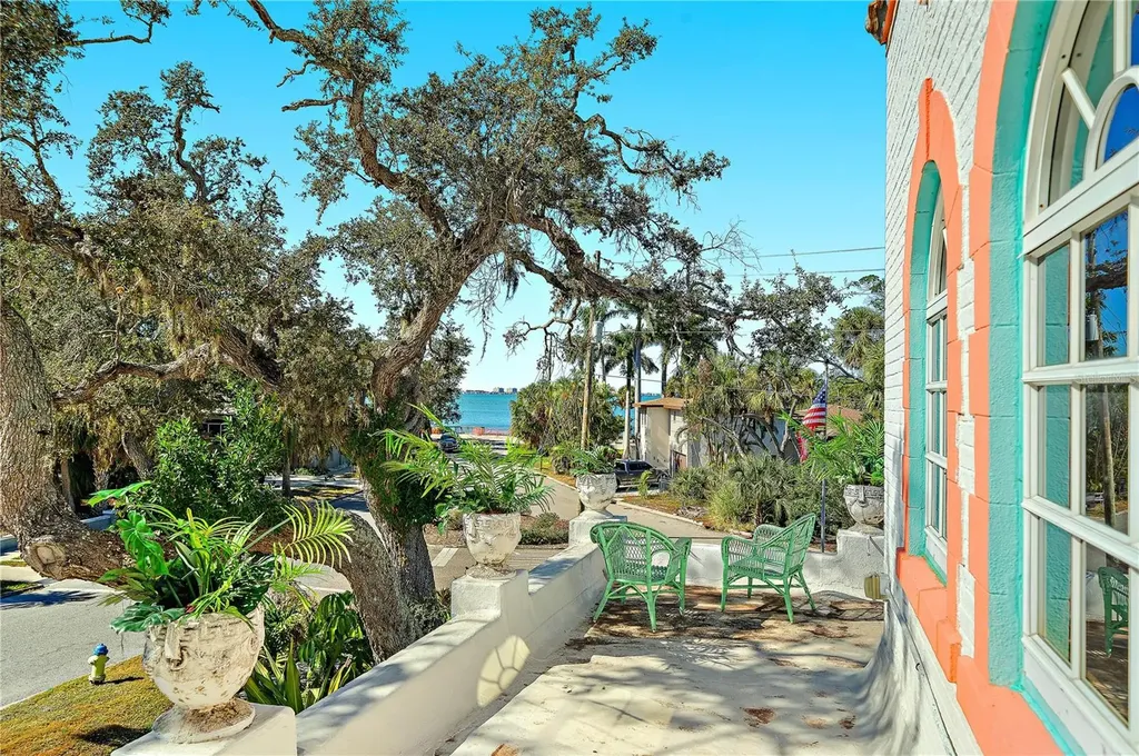 2830 Bay Shore Circle Sarasota FL 34234