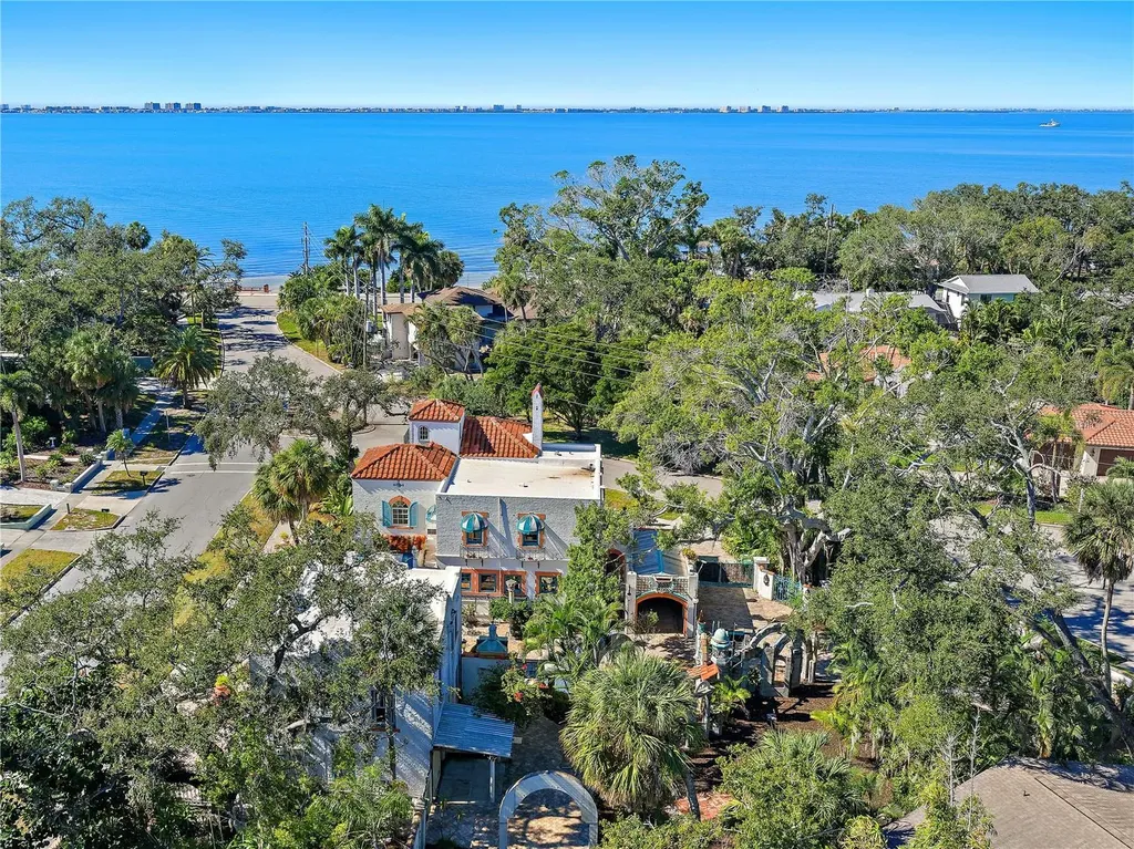 2830 Bay Shore Circle Sarasota FL 34234