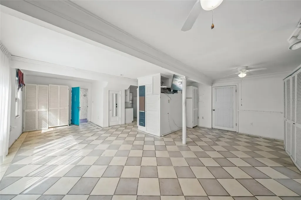 2830 Bay Shore Circle Sarasota FL 34234