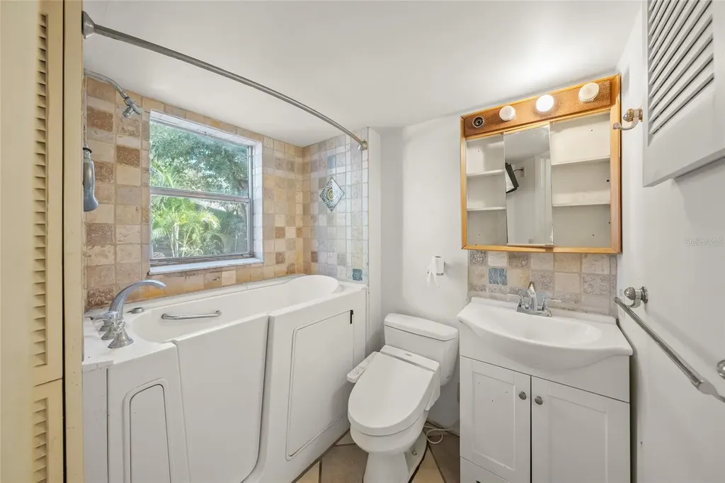 2830 Bay Shore Circle Sarasota FL 34234