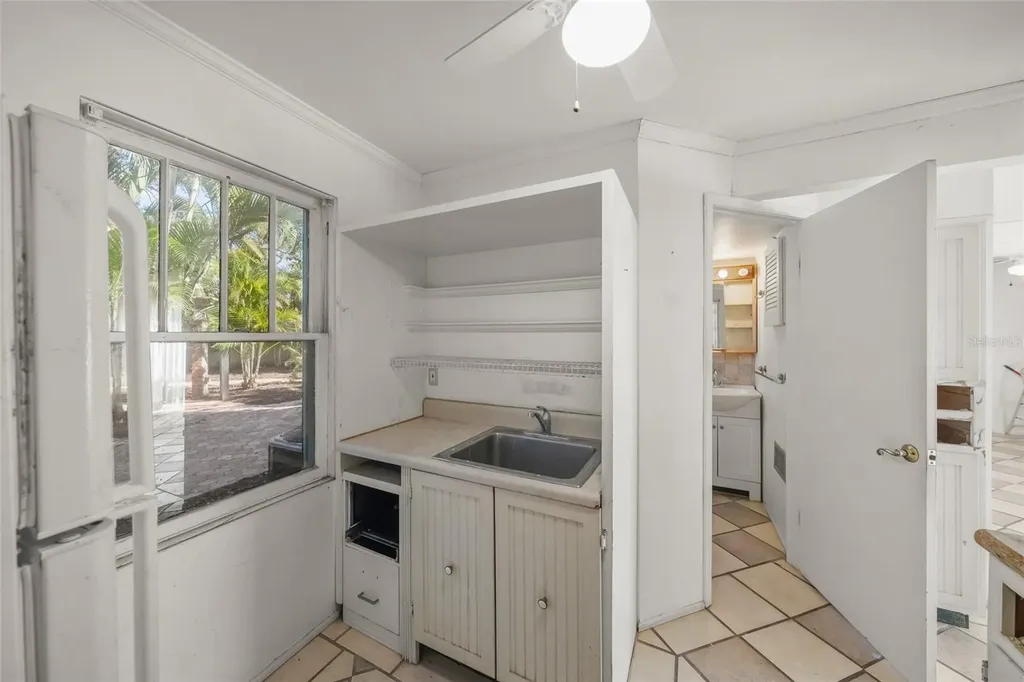 2830 Bay Shore Circle Sarasota FL 34234