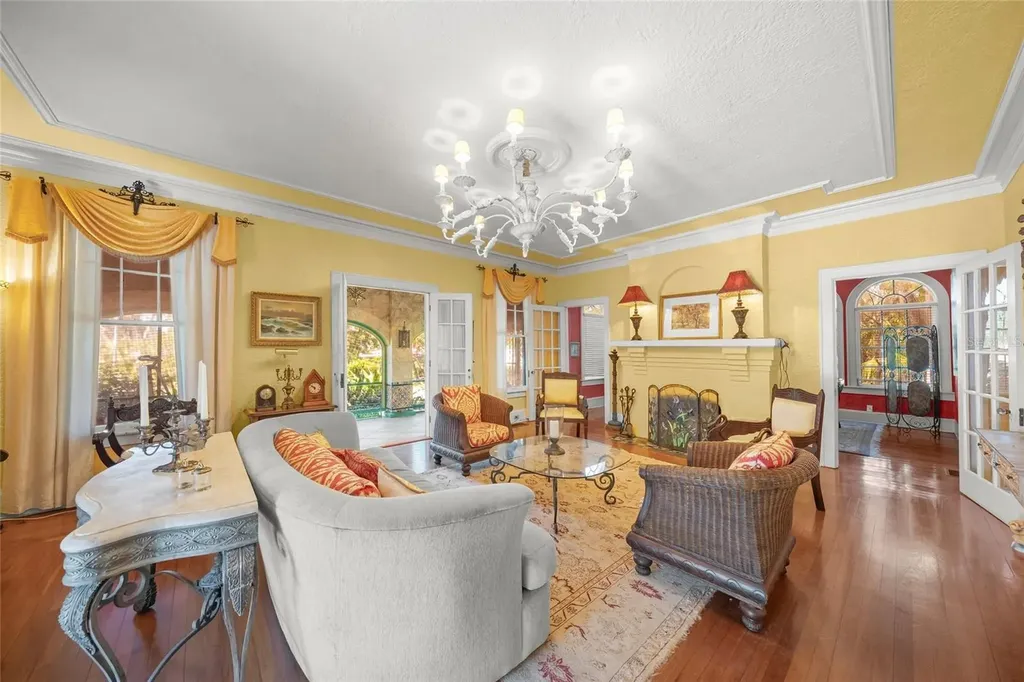 2830 Bay Shore Circle Sarasota FL 34234