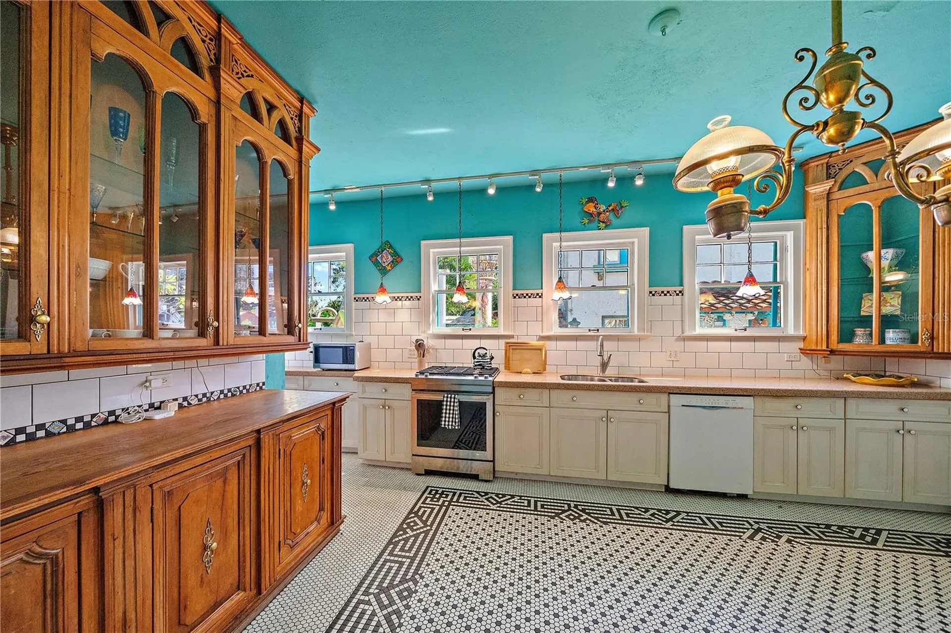 2830 Bay Shore Circle Sarasota FL 34234