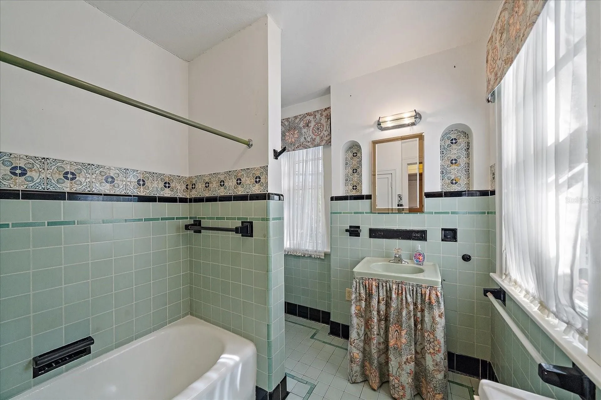 2830 Bay Shore Circle Sarasota FL 34234