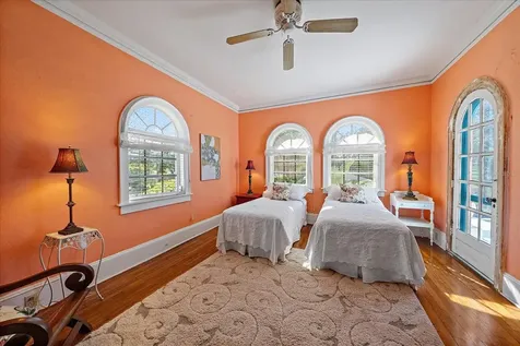 2830 Bay Shore Circle Sarasota FL 34234