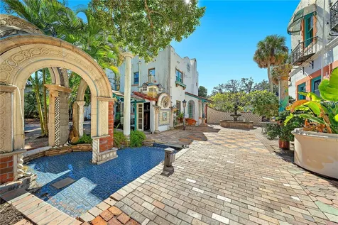 2830 Bay Shore Circle Sarasota FL 34234
