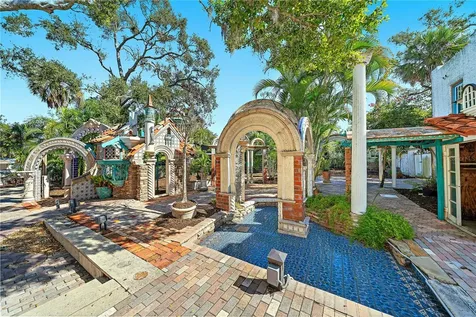 2830 Bay Shore Circle Sarasota FL 34234