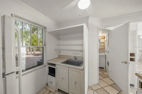2830 Bay Shore Circle Sarasota FL 34234