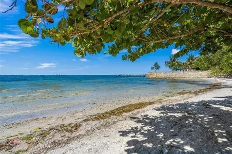 2830 Bay Shore Circle Sarasota FL 34234