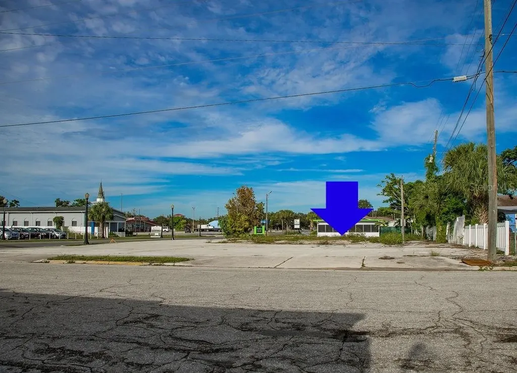 104 W Central Avenue Lake Wales FL 33853