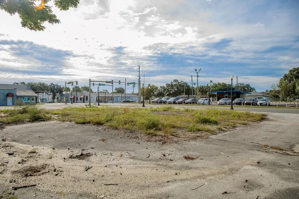 104 W Central Avenue Lake Wales FL 33853