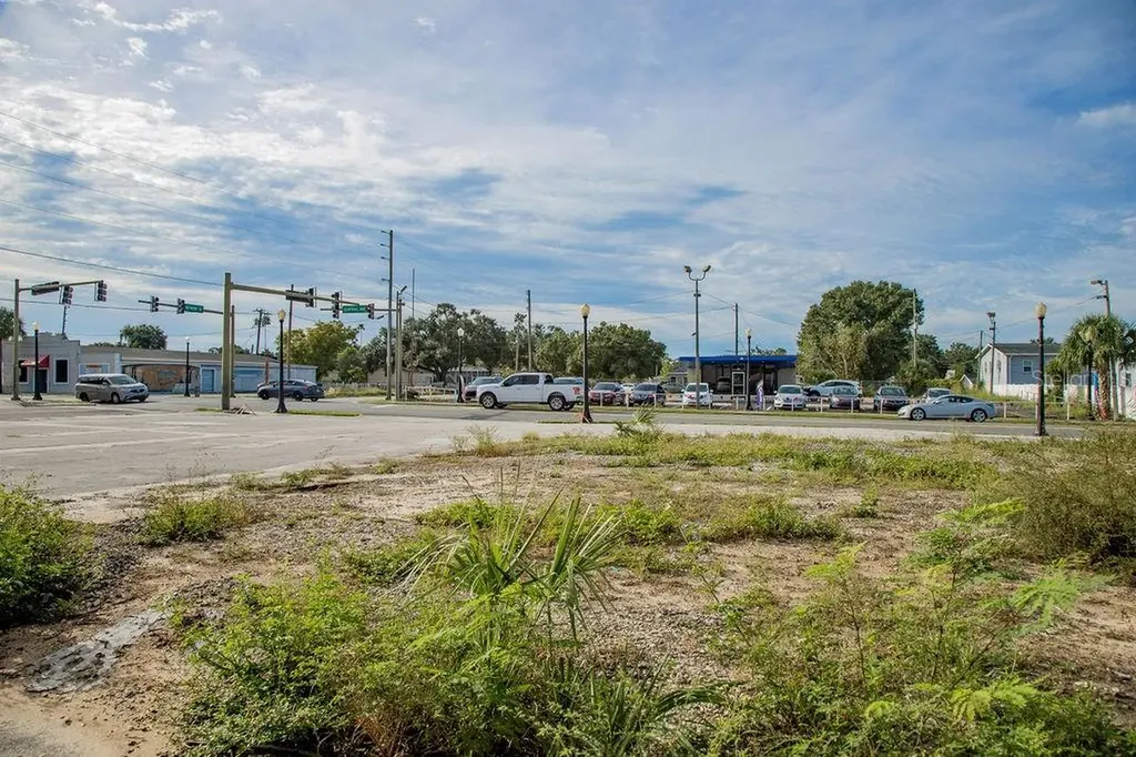 104 W Central Avenue Lake Wales FL 33853