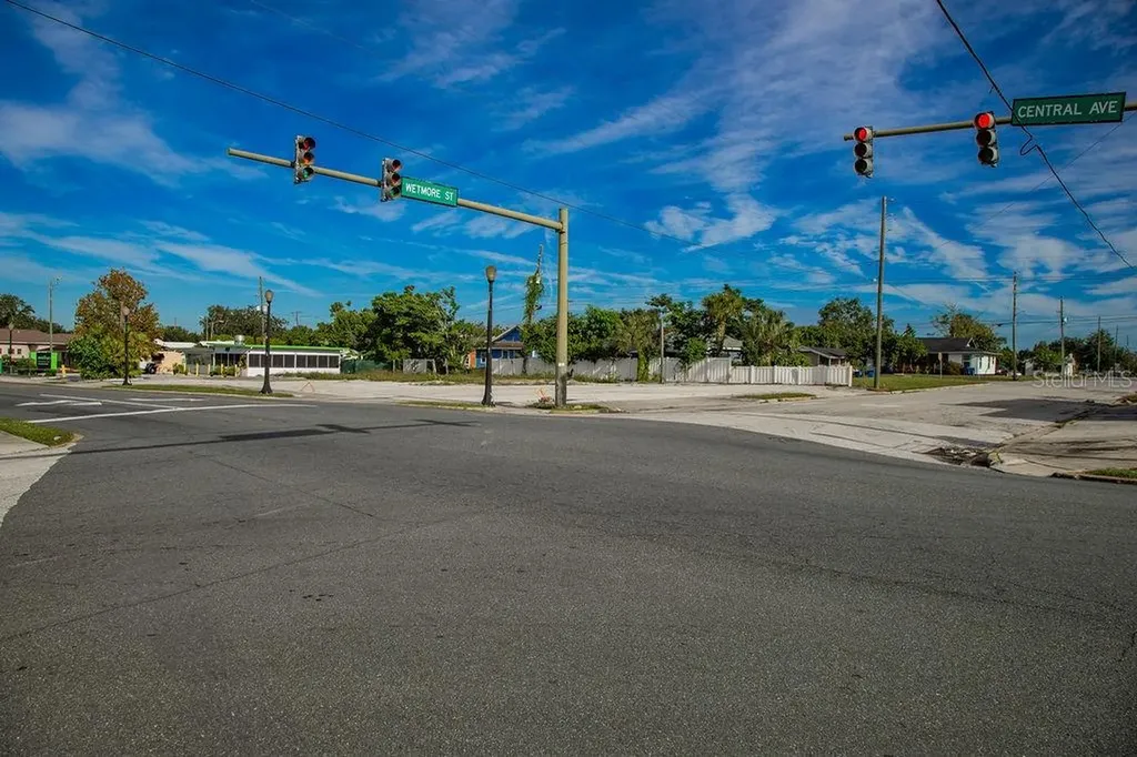 104 W Central Avenue Lake Wales FL 33853