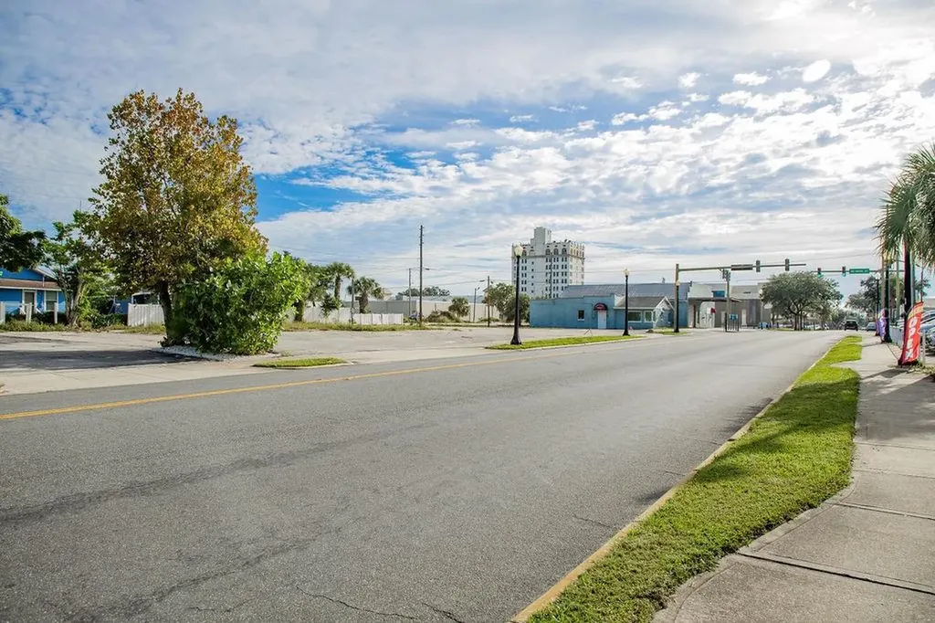 104 W Central Avenue Lake Wales FL 33853