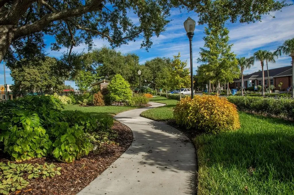 104 W Central Avenue Lake Wales FL 33853