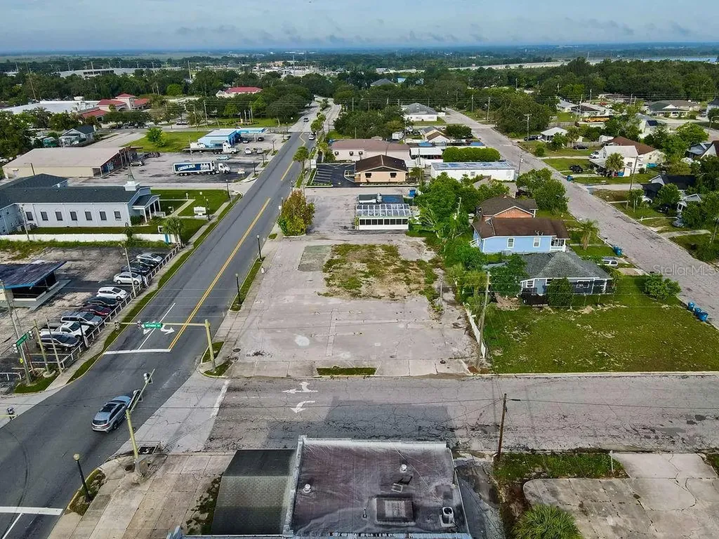 104 W Central Avenue Lake Wales FL 33853