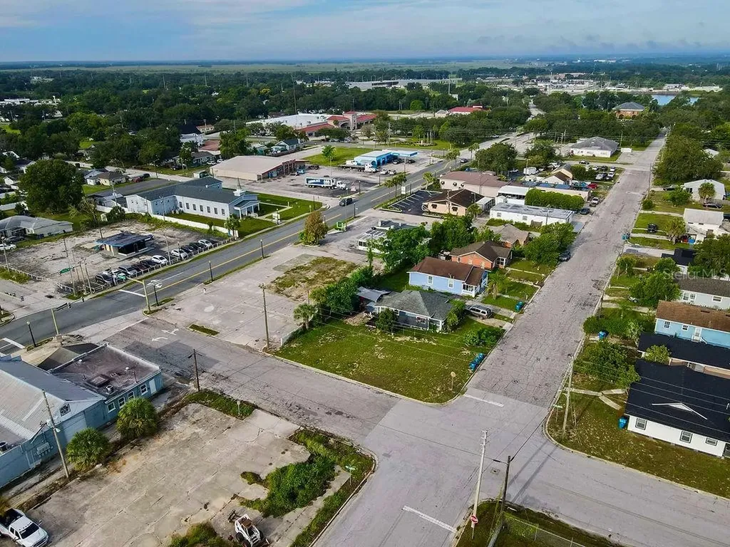 104 W Central Avenue Lake Wales FL 33853
