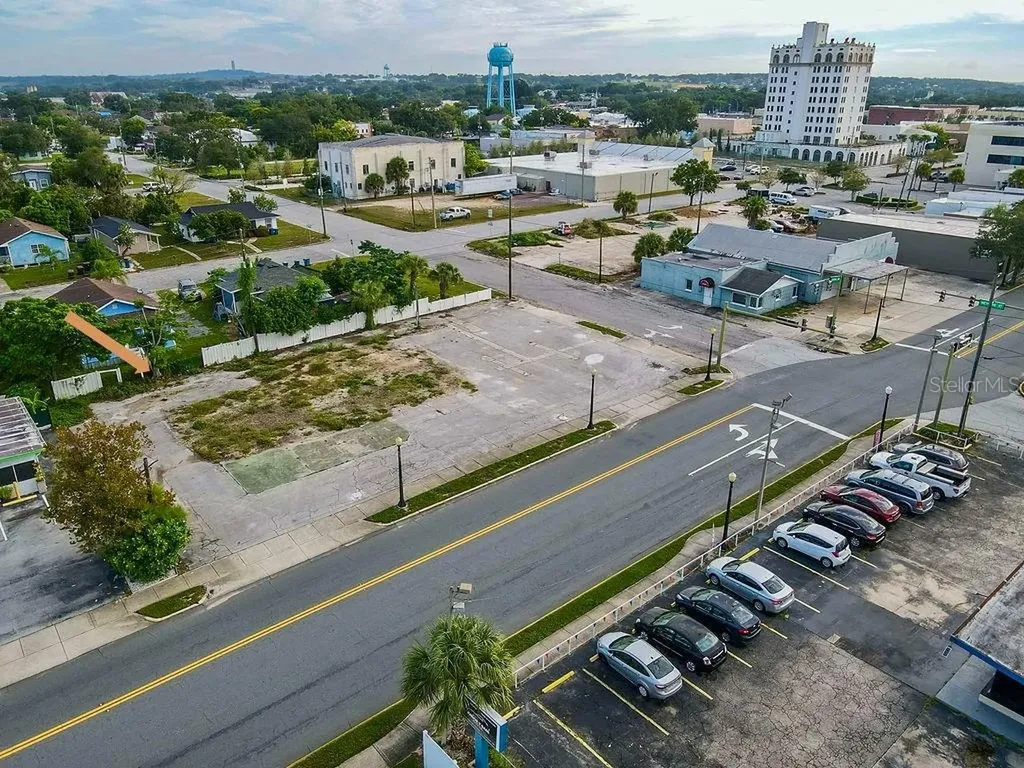 104 W Central Avenue Lake Wales FL 33853