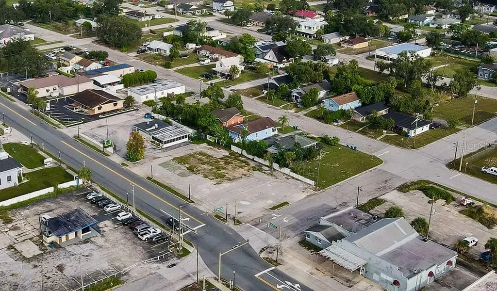 104 W Central Avenue Lake Wales FL 33853