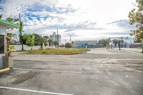 104 W Central Avenue Lake Wales FL 33853
