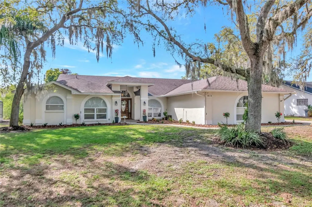 1615 Lady Bowers Trail Lakeland FL 33809