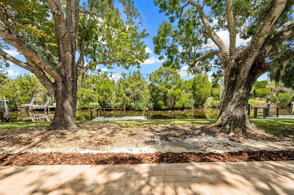 11280 W Bayshore Drive Crystal River FL 34429