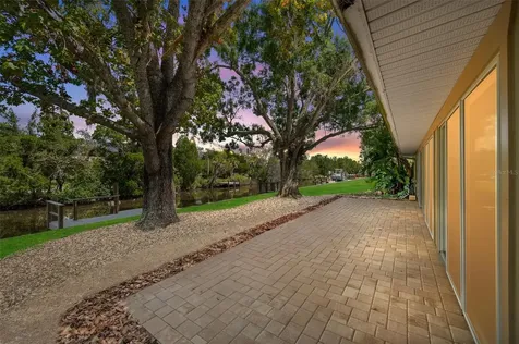 11280 W Bayshore Drive Crystal River FL 34429