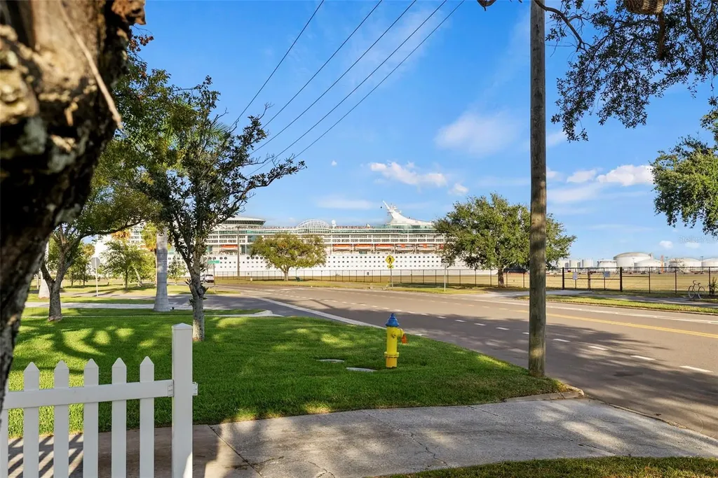 710 S Davis Boulevard Tampa FL 33606