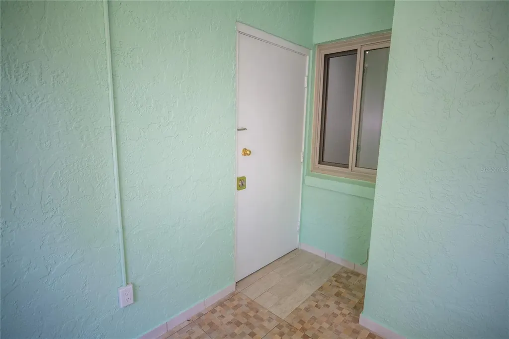 8 Escondido Circle Altamonte Springs FL 32701