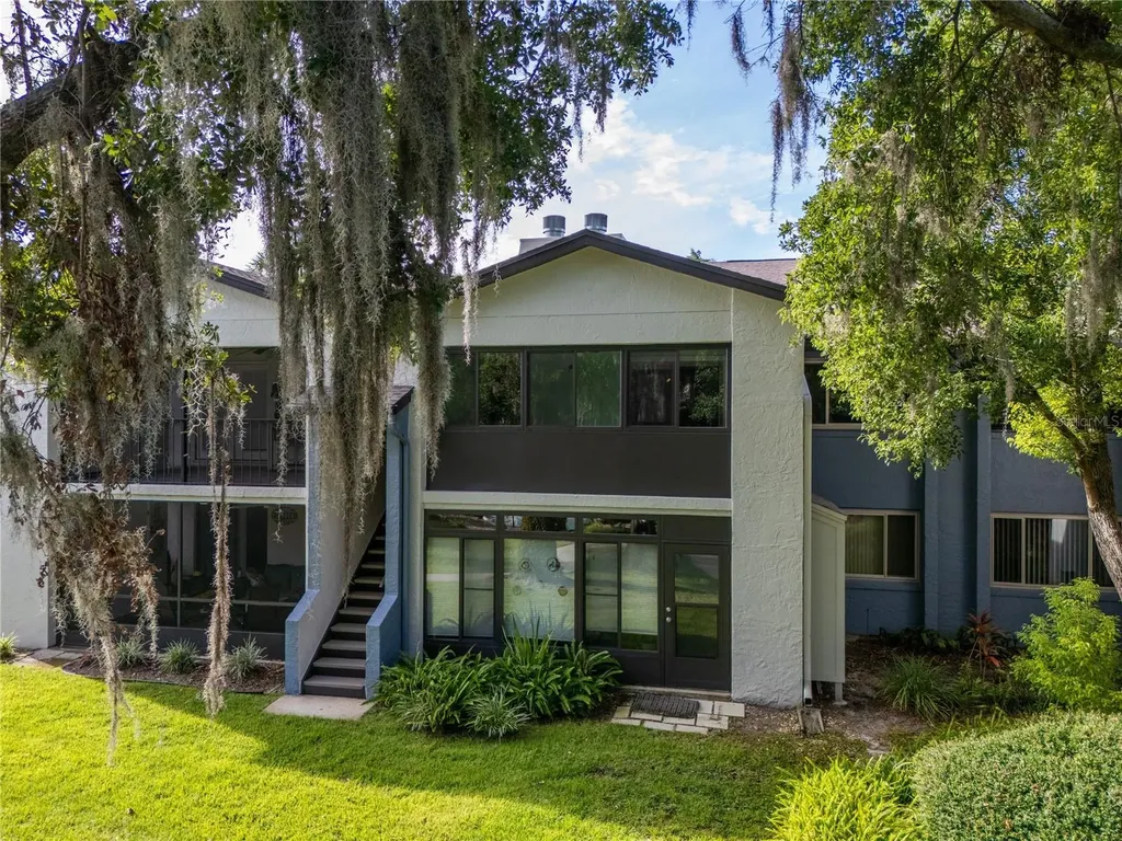 8 Escondido Circle Altamonte Springs FL 32701