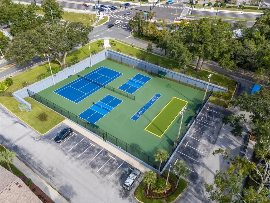 8 Escondido Circle Altamonte Springs FL 32701