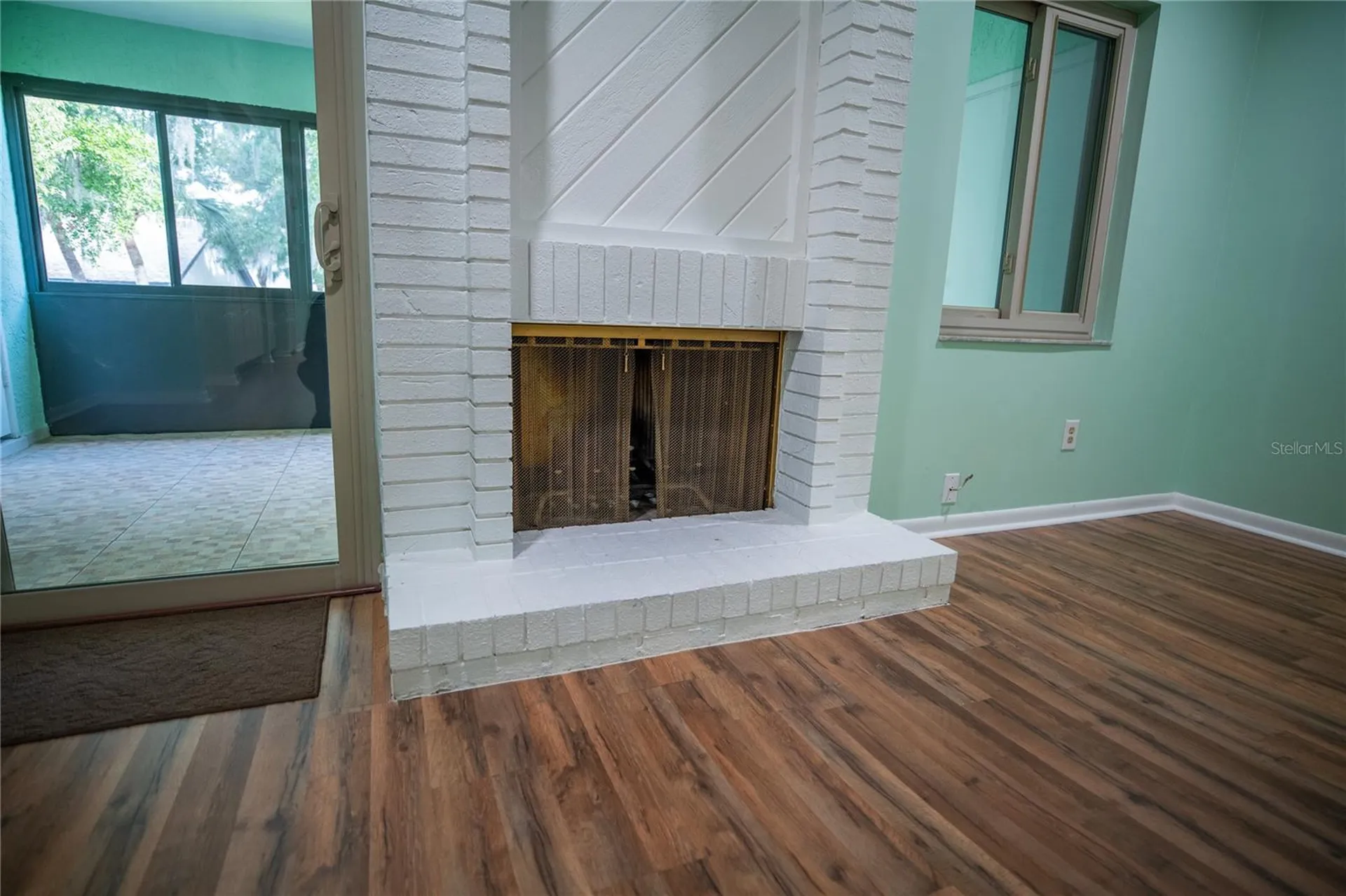 8 Escondido Circle Altamonte Springs FL 32701