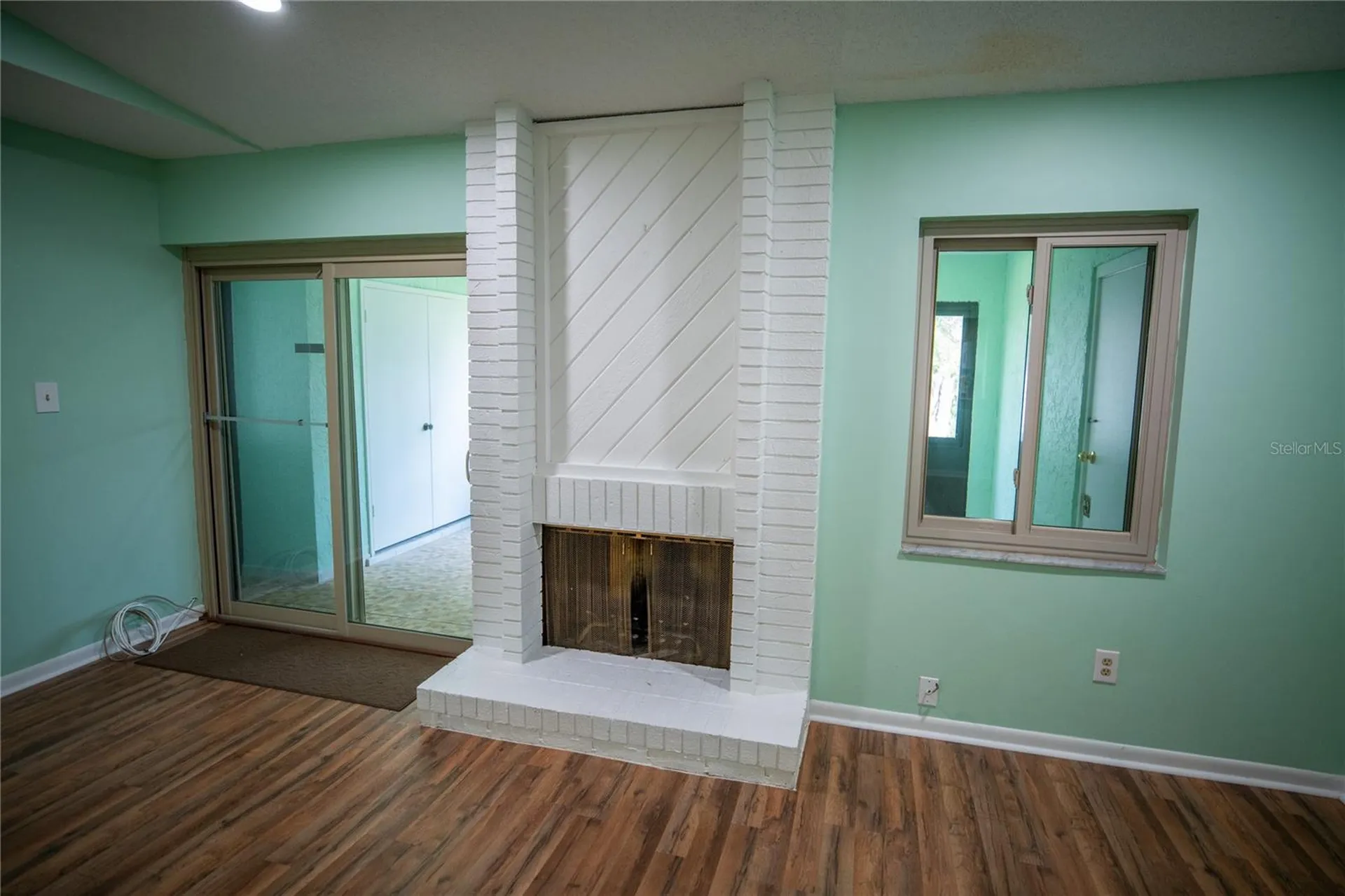8 Escondido Circle Altamonte Springs FL 32701